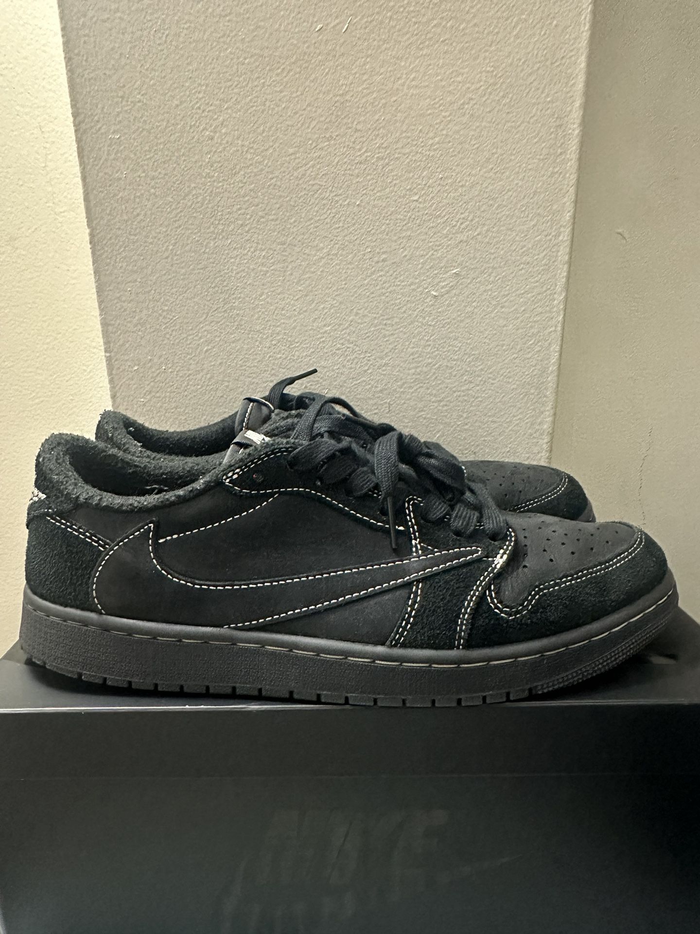 Travis Scott Black Phantom