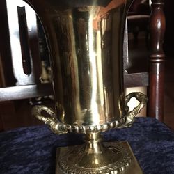 Trophy Urn