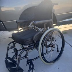 Quickie 2~ 18"x18" Folding Lightweight Wheelchair foldable Black Used Upgraded