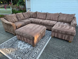 Comfy Sectional Delivery Available 🚚