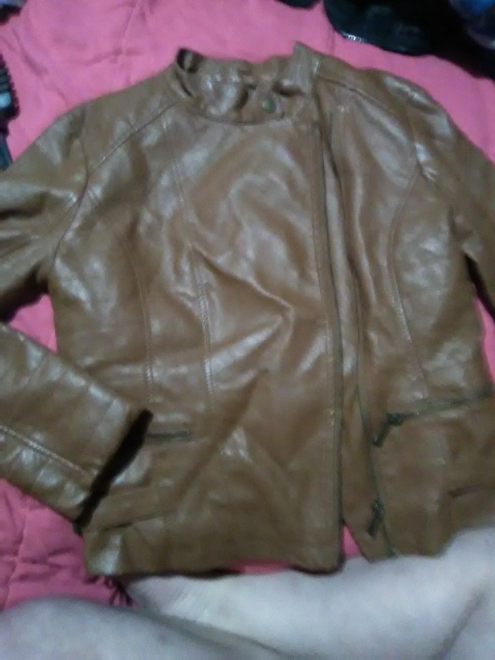 Cute brown leather jacket size small
