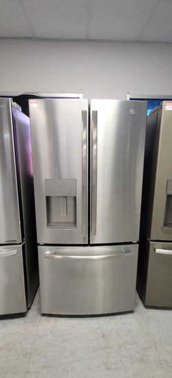 GE French Door Fridge – Stainless, Water Dispenser, Bottom Freezer