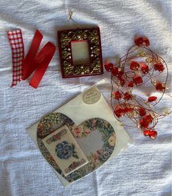 mixed lot of vintage valentine holiday decor