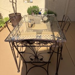 Vintage Meadowcraft Table & Four Chairs