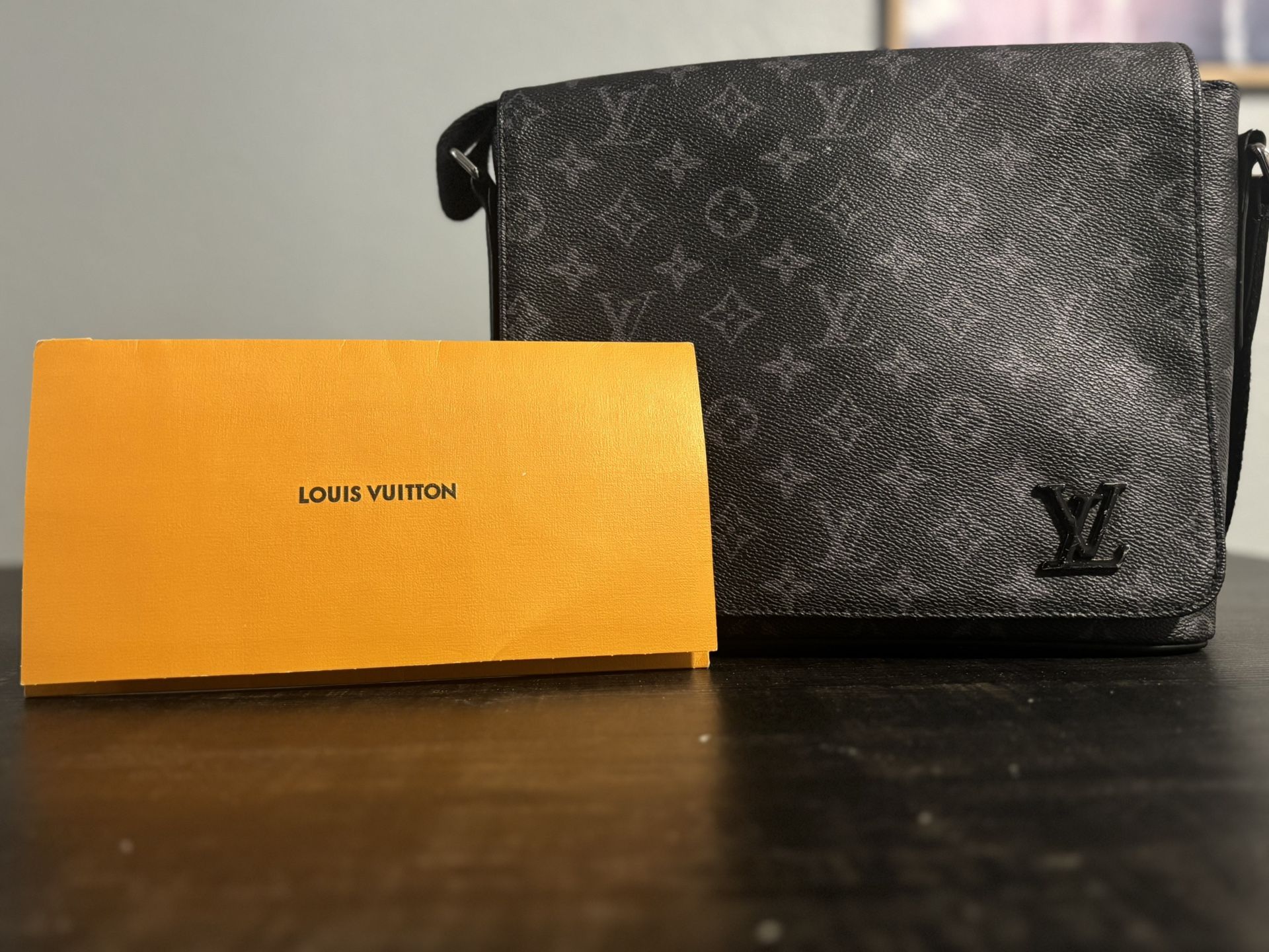 Louis Vuitton Men’s Messenger Bag