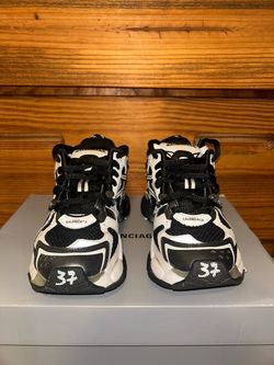 Balenciaga Runners size 37 (US 7 in Women)