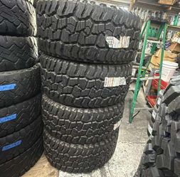 35 X 15.50 R22 Mickey Thompson Brand New Set