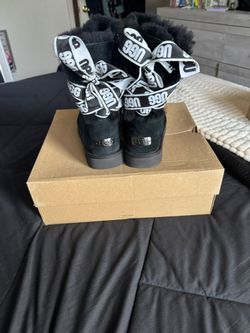 Ugg Bailey Bow ( Black )