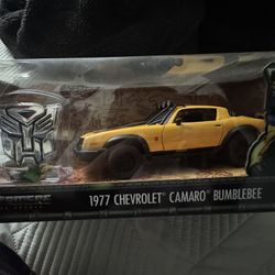 Jada 1:24 Hollywood Rides 1977 Chevy Camaro Bumblebee Transformers 34263 Diecast