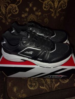 BRAND NEW !!! size 12 AVIA  AVI-REX