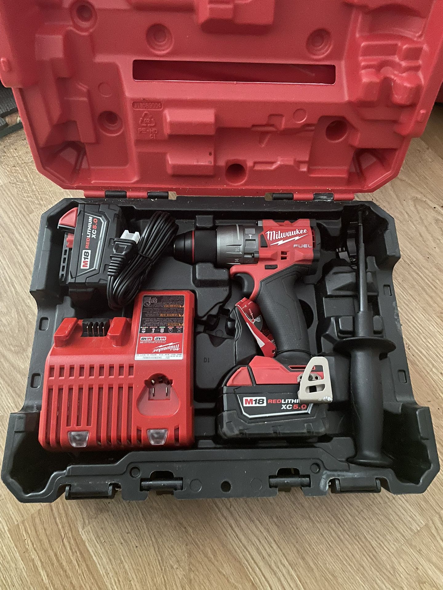 Milwaukee Fuel 1/2” Hammer Drill/Driver Kit