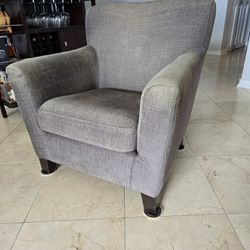 ✨ Cozy Living Room Chairs – Bargain Price