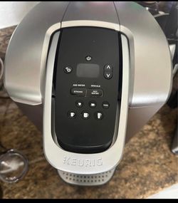 Keurig Coffe Maker with Free Pod Storage