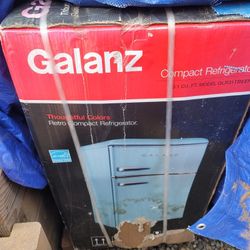 Brand New Galanz Retro Refrigerator $200 Pickup In Oakdale 