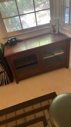 Cabinet & TV Stand