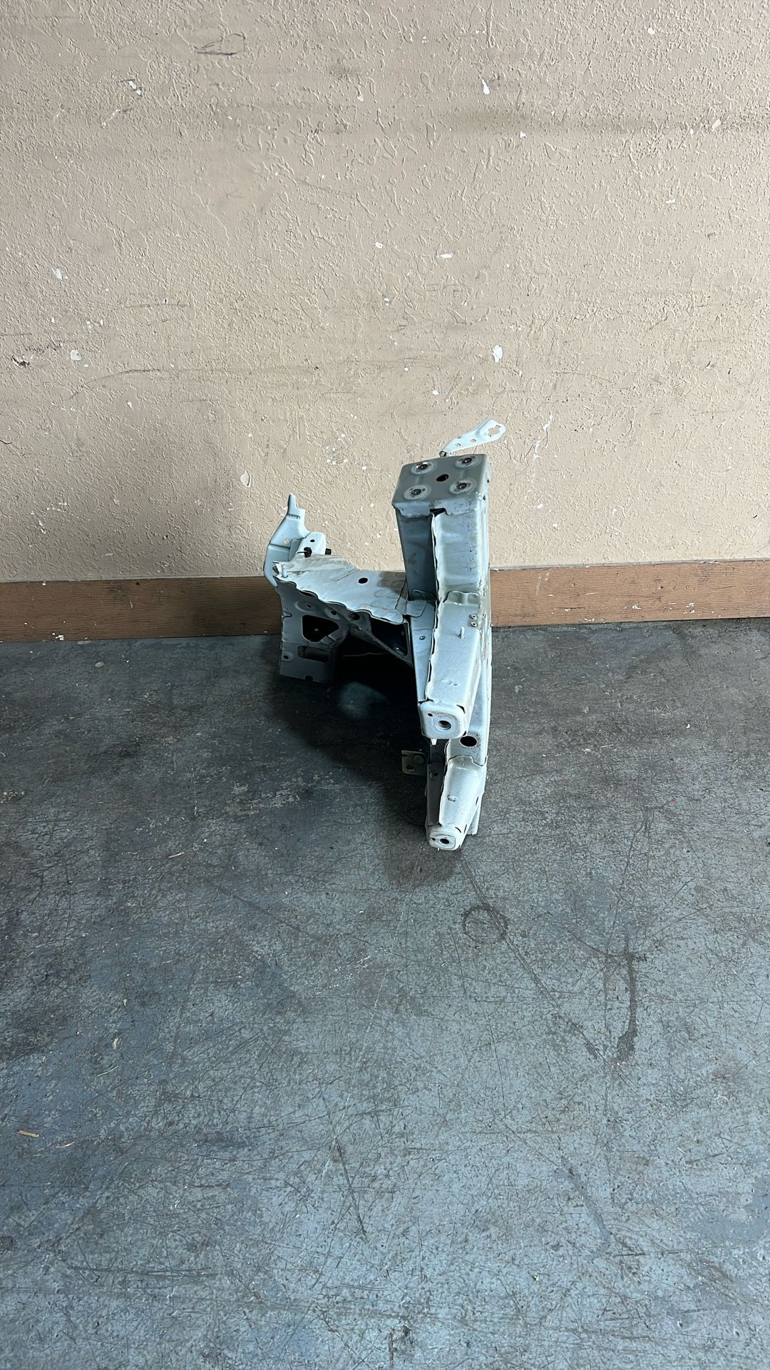 20-24 Buick Encore Gx Right Frame Leg 2020 2021 2022 2023 2024