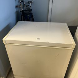 Kenmore Chest Deep Freezer Household White (contact info removed)2210