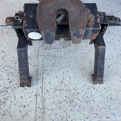 5th Wheel Hitch And Bed Attachment