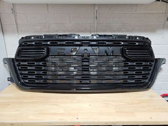 Ram 1500 OEM Grille
