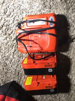 Black & Decker New 18V Charger w/2 Charged Batteries! Ready to work.. All 3 for 30 👍🏽👍🏽
