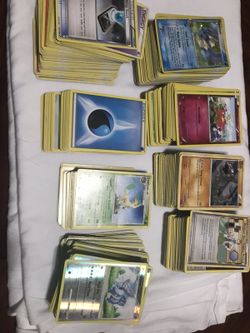 700 pokemon cards