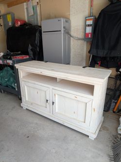 Farmhouse Media Center - Living Spaces