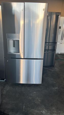 GE  33" 3-Door Stainless Steel Refrigerator Fridge
