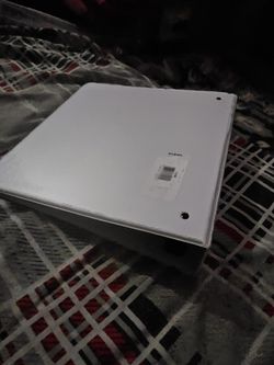 2"AVERY Binders ,have 15 Binders Left 