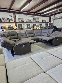 Living Spaces 8PC Power Reclining Leather Sectional – Delivery Available