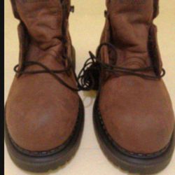 Red wing work boots size 7.