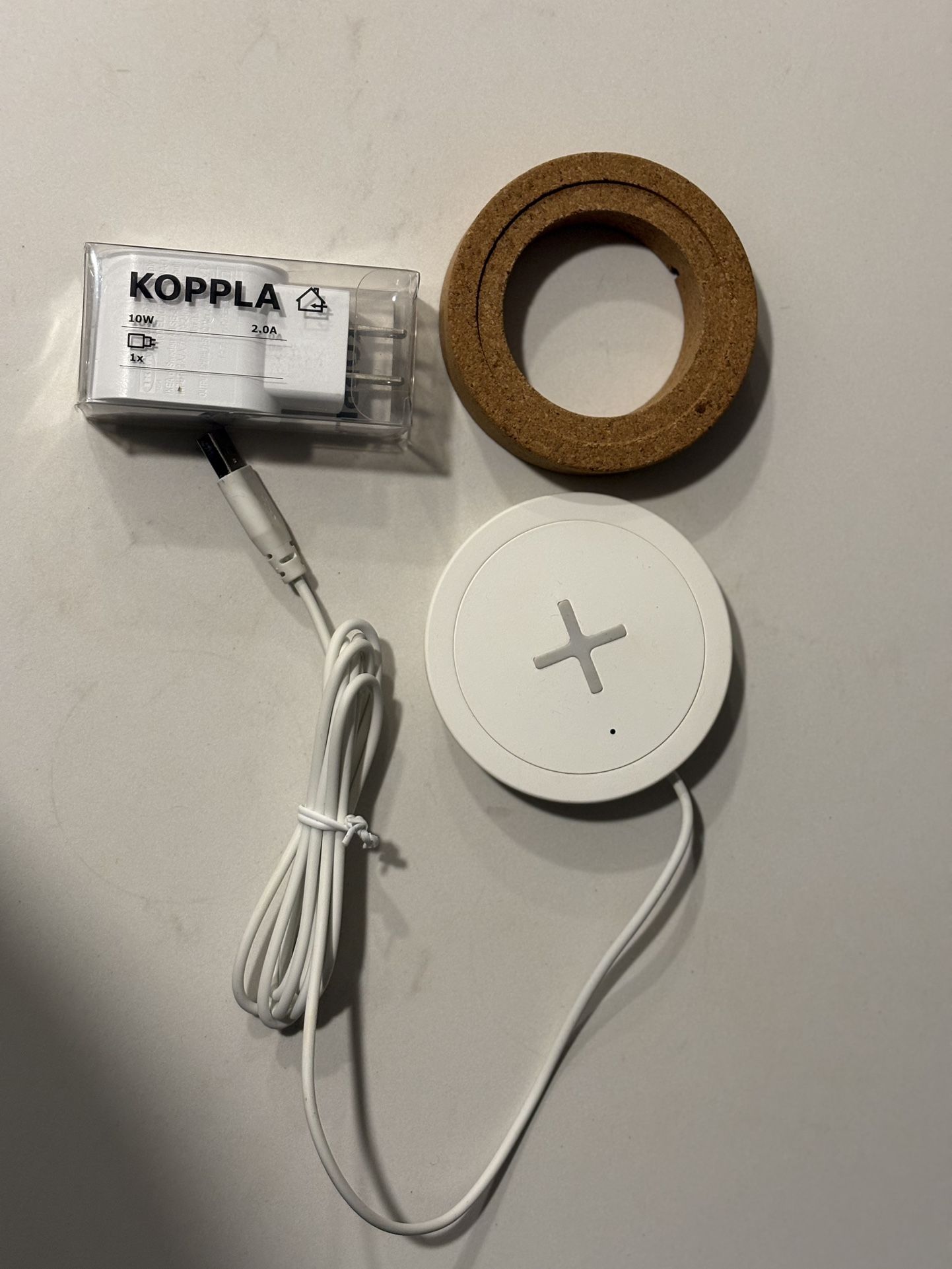 IKEA WIRELESS DESKTOP CHARGER