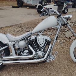 2009 Harley Davidson Soft Tail Custom Chopper 1912cc 6 Speed Transmission 1,979 Original Miles. REV TECH MOTOR 9,000 MILES Runs Great To Many. Custom 