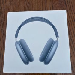 AirPods Max’s Sky Blue