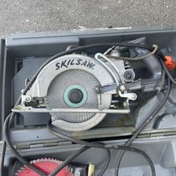 Skil saw Model HD77