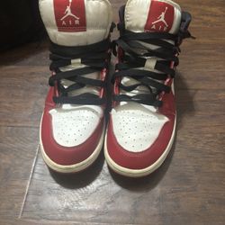 Jordan 1 Chicago 
