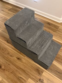 Brand New 4-Step Pet Stairs / Dog Ramp – Gray