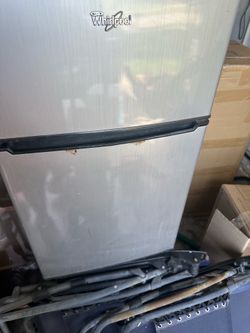 Mini fridge