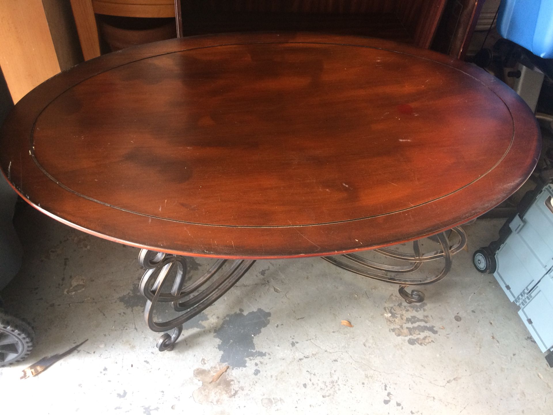 Coffee table single wood chair FREE STILL AVAILABLE