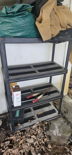 Free shelves