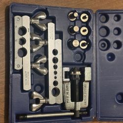 Yellow Jacket Flaring tool 