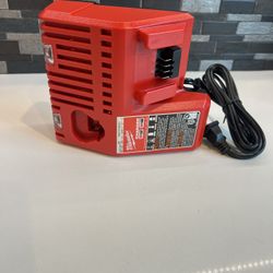 Milwaukee M18 Charger New $35
