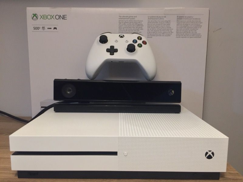 500 GB Xbox One S with Kinect