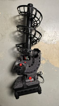 Pickleball throwing machine