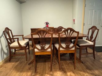 Classic Dining Table  set