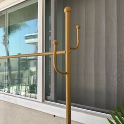 coat rack w. storage