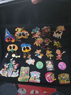 Collectors Club Disney Pins. $10
