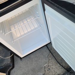 Mini Fridge $0