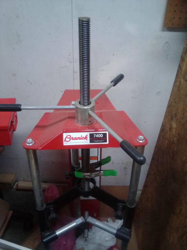 Branick 7400 strut spring compressor. for Sale in McHenry, IL OfferUp