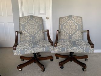 Beautiful blue and platenum spinning desk chairs 🪑 $70each $120 for 2
