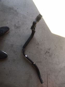 2013-2014 mustang fuel filler neck